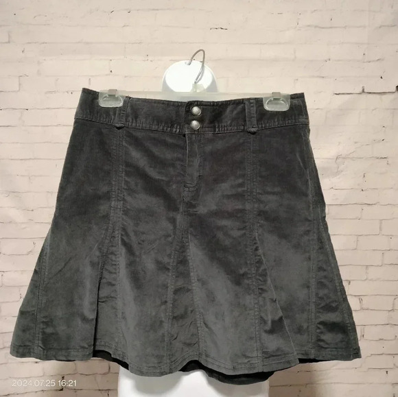 Athleta size 2 Gray Corduroy Skater Short Mini Skirt - Picture 1 of 10